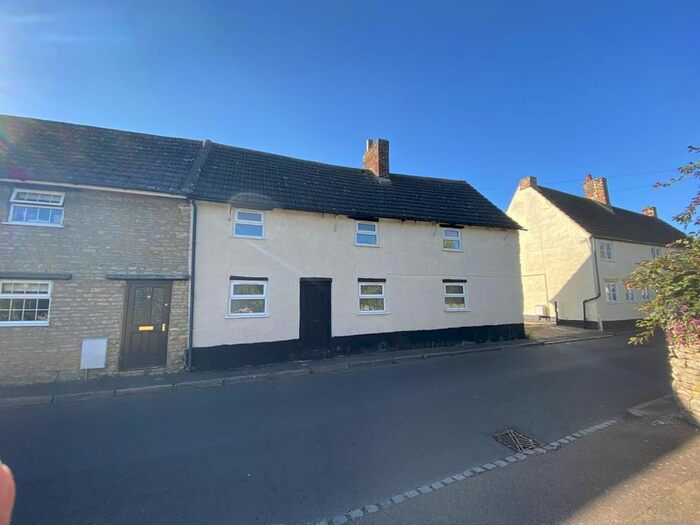 4 Bedroom Cottage To Rent In Silver Street, Stevington, MK43