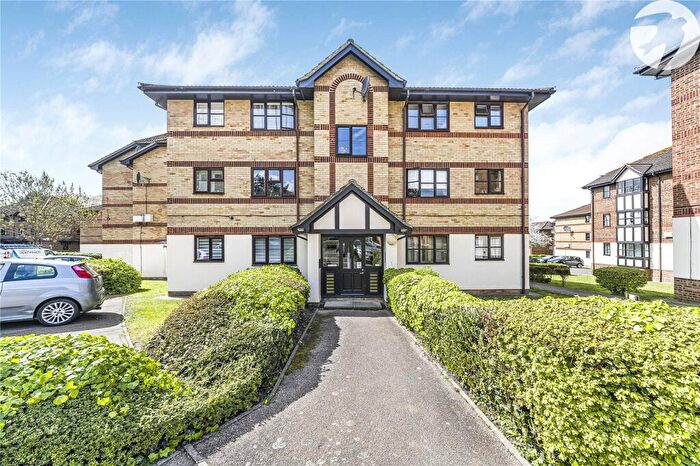 1 Bedroom Flat For Sale In Carisbrooke Court, Osbourne Road, Dartford, Kent, DA2