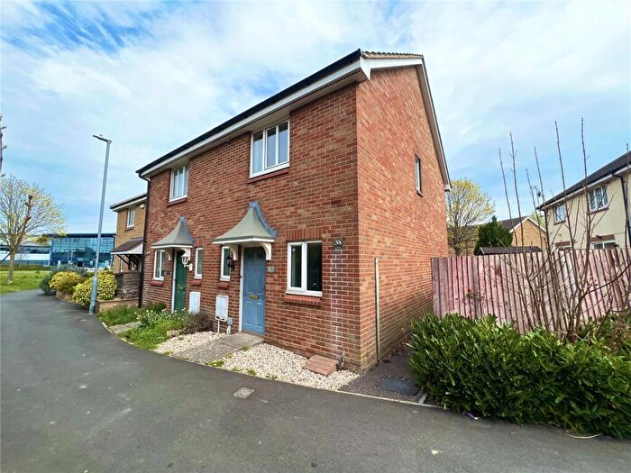 2 Bedroom End Of Terrace House For Sale In New College Walk, Walcot, Swindon, SN3