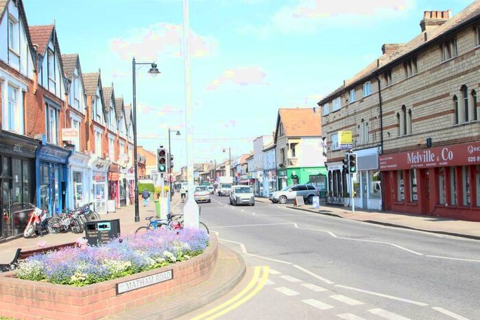 1 Bedroom Apartment To Rent In Walton Road, East Molesey, KT8