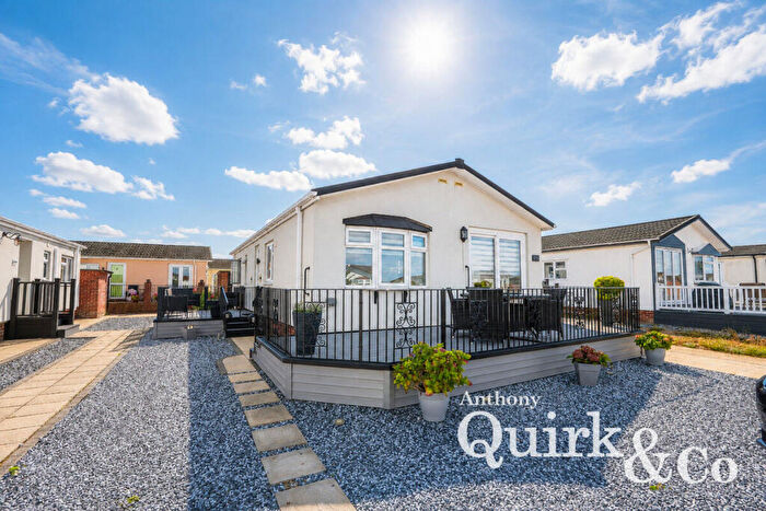 2 Bedroom Park Home For Sale In Creek Road, Canvey Island, SS8
