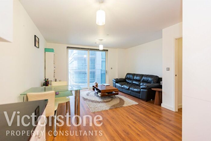 1 Bedroom Flat To Rent In Aquarelle House, City Road, Islington, London, EC1V