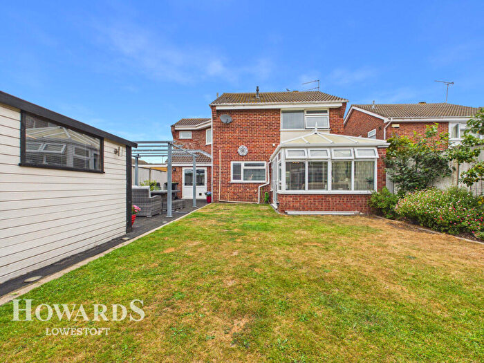 5 Bedroom Detached House For Sale In Lawrence Drive, Lowestoft, NR32