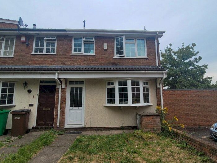 3 Bedroom Semi-Detached House To Rent In Saxon Green, Nottingham, Nottinghamshire, NG7
