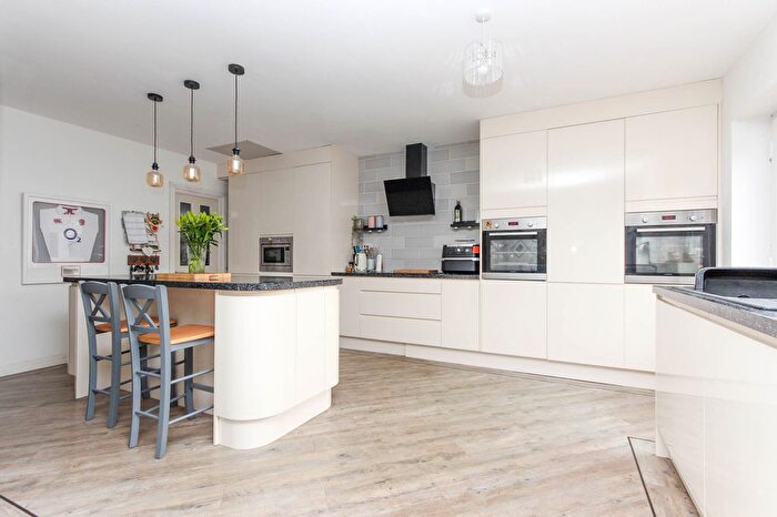 4 Bedroom Detached House For Sale In The Drive, Wellingborough, NN8