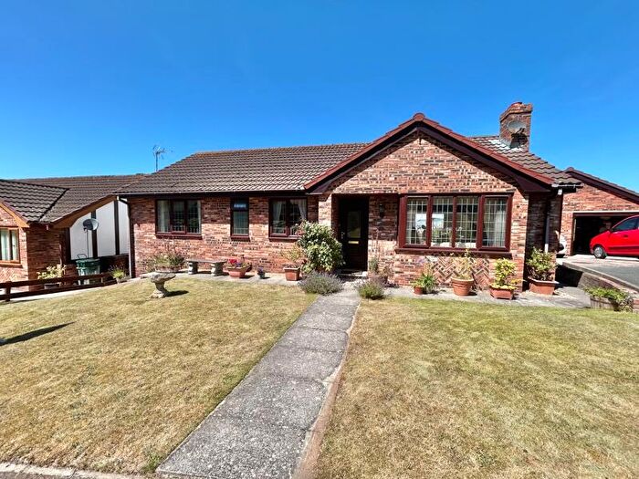 3 Bedroom Bungalow For Sale In Parc Benarth, Conwy, LL32