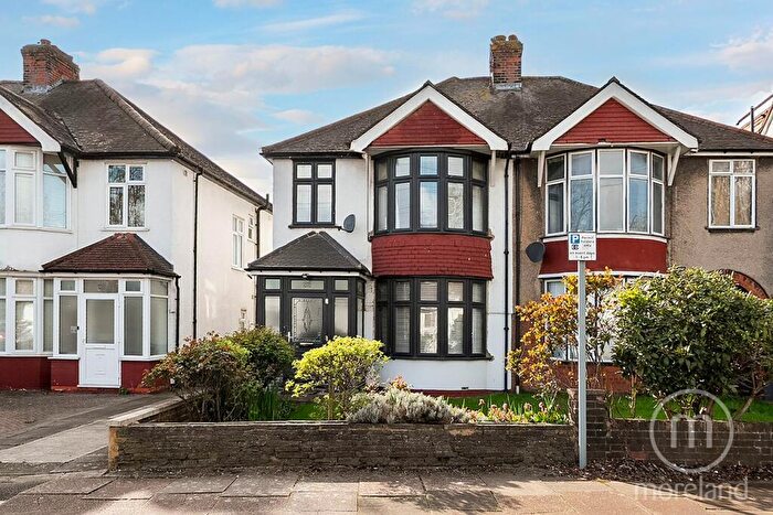 3 Bedroom Semi Detached House For Sale In Hall Lane, Hendon, NW4