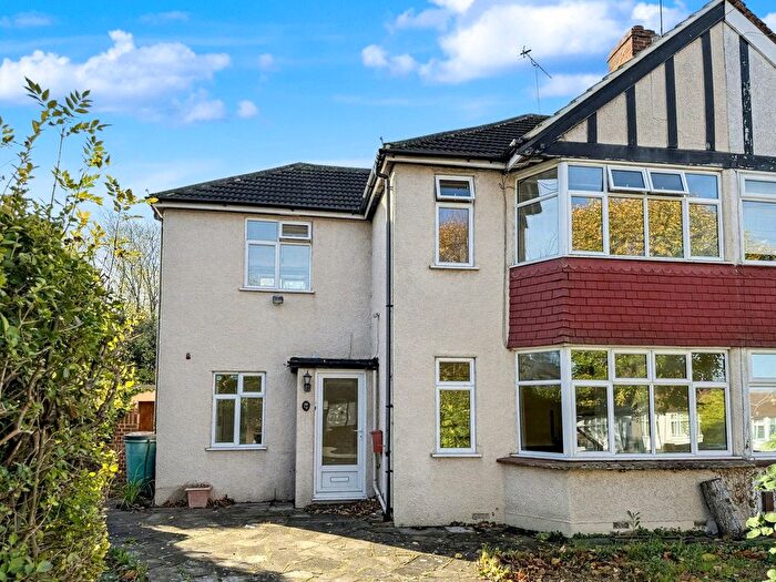 3 Bedroom Terraced House For Sale In Oxhawth Crescent, Bromley, BR2