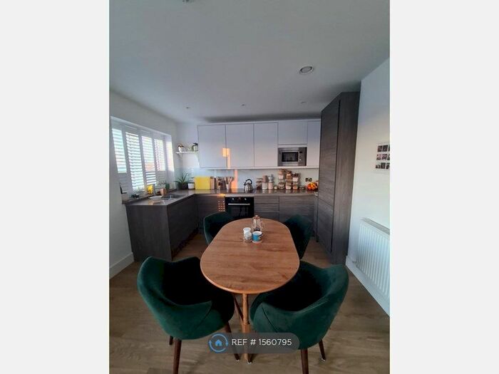 1 Bedroom Flat To Rent In Bevan Court, London, E10