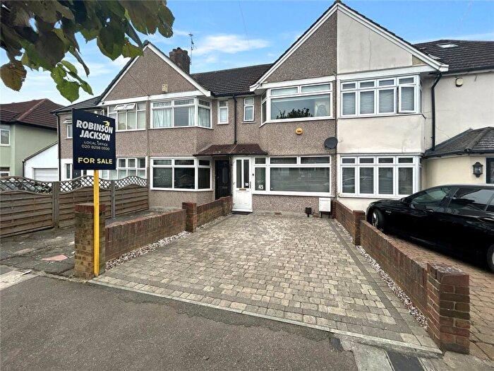 2 Bedroom Terraced House For Sale In Lime Grove, Sidcup, DA15