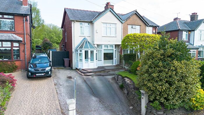 3 Bedroom Semi-Detached House For Sale In Winwick Road, Newton-Le-Willows, WA12