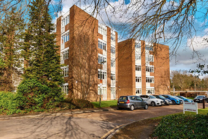 2 Bedroom Flat To Rent In Chilton Court, Station Avenue, Walton-On-Thames, KT12