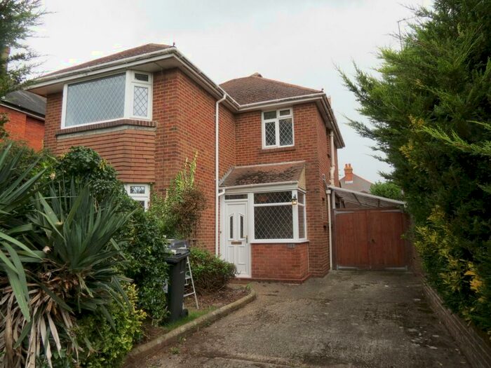 4 Bedroom House To Rent In Bedroom House In Winton, BH9