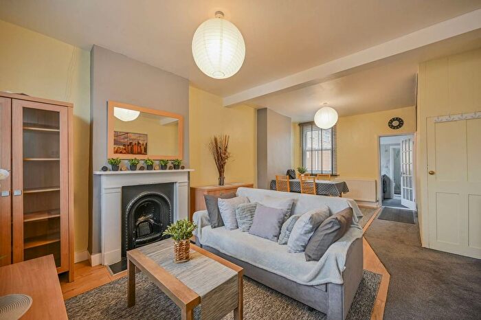 2 Bedroom Property To Rent In Station Road, Forest Gate, London, E7