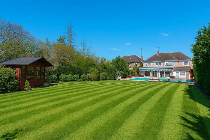 4 Bedroom Detached House For Sale In Duchy Road, Barnet, EN4