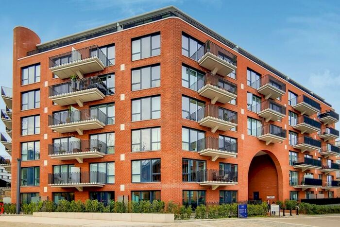 3 Bedroom Apartment To Rent In Thunderer Walk London, SE18