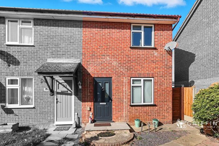 2 Bedroom End Of Terrace House For Sale In Burns Place, Tilbury, RM18