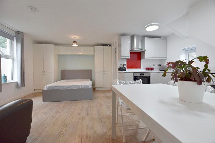 Studio To Rent In Somerset Road, Redhill, RH1