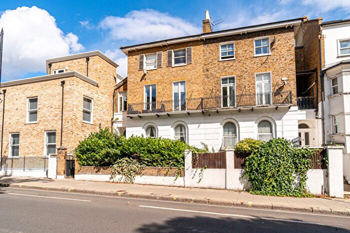 2 Bedroom Flat For Sale In Haverstock Hill, Chalk Farm, London, NW3