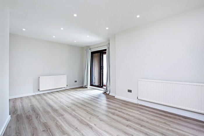 2 Bedroom Flat To Rent In Sheet Street, Windsor, SL4