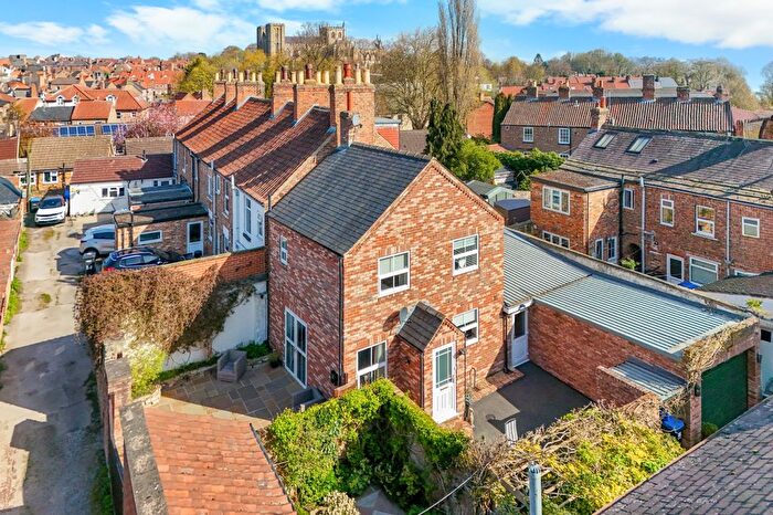 2 Bedroom Detached House For Sale In Cavendish Terrace, Ripon, North Yorkshire, Uk, HG4