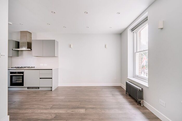 2 Bedroom Flat To Rent In Monmouth Street, Seven Dials, WC2H
