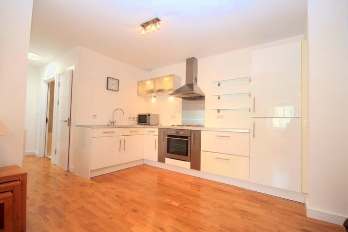 2 Bedroom Apartment To Rent In King Street, Maidenhead, Berkshire, SL6