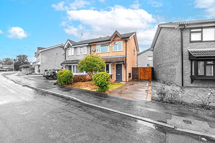 3 Bedroom Semi-Detached House For Sale In The Paddocks, Littlethorpe, Leicester, LE19