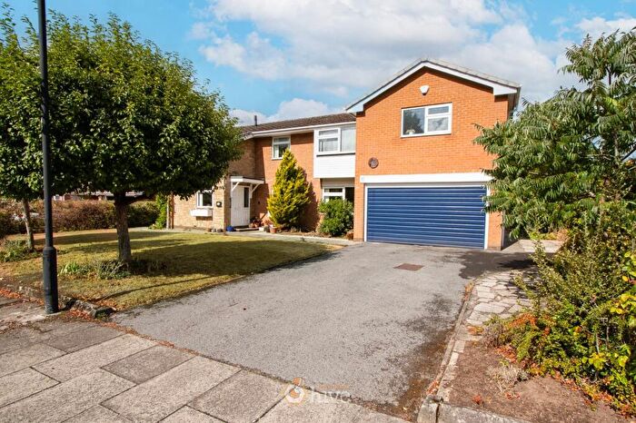 4 Bedroom Detached House For Sale In The Hollows, Bessacarr, Doncaster, DN4