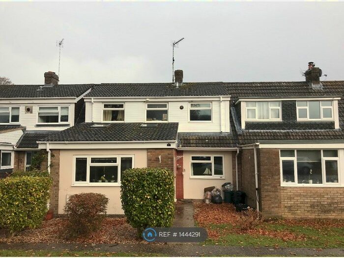 4 Bedroom Terraced House To Rent In Fulmar Drive, Hythe, SO45