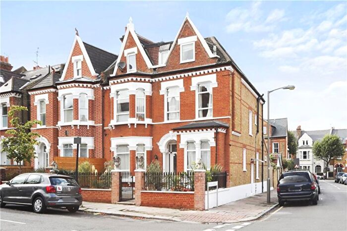 1 Bedroom Flat To Rent In Morella Road, Balham, SW12