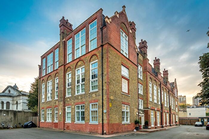 2 Bedroom Flat To Rent In School Mews, London, E1
