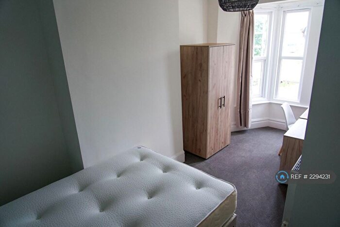 6 Bedroom Terraced House To Rent In Fishponds Road, Bristol, BS16