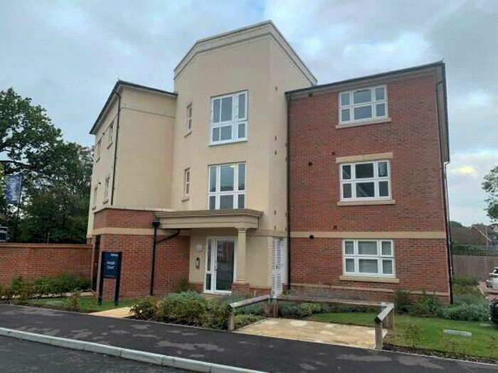 1 Bedroom Apartment To Rent In Morris Close, Winnersh, Wokingham, Berkshire, RG41