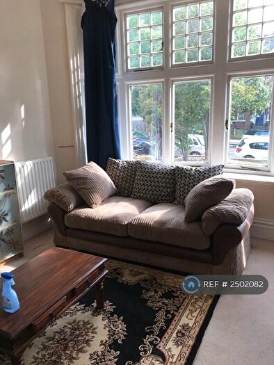 1 Bedroom Flat To Rent In Oakwood Avenue, Beckenham, BR3