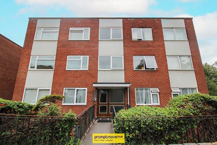 3 Bedroom Property For Sale In The Shires, Old Bedford Road, Luton, LU2