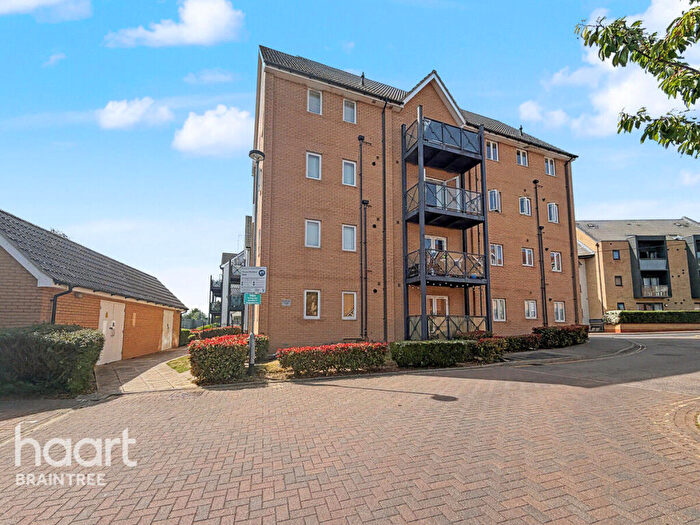 2 Bedroom Flat For Sale In Thomas Way, Braintree, CM7
