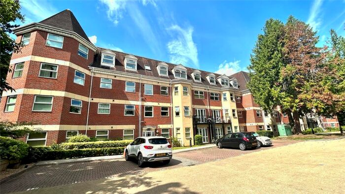 2 Bedroom Flat To Rent In Heathcote Road, Camberley, Surrey, GU15