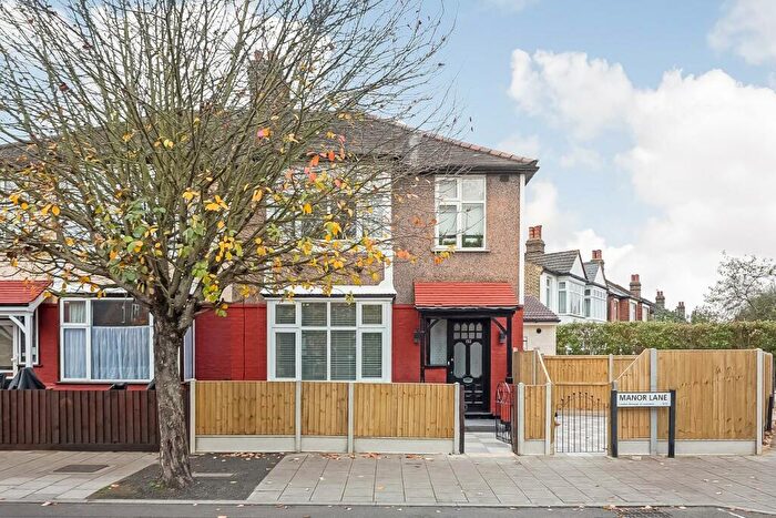 2 Bedroom Flat To Rent In Manor Lane, London, SE12