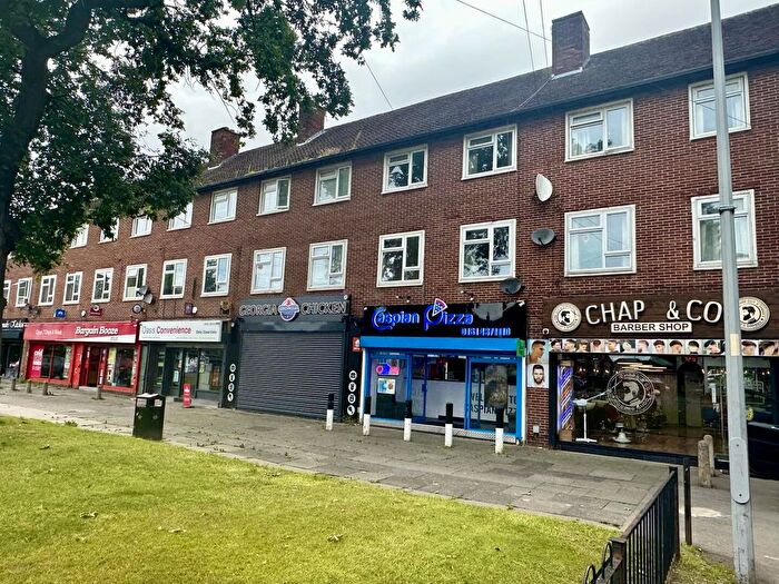 2 Bedroom Maisonette To Rent In Portway, Wythenshawe, M22