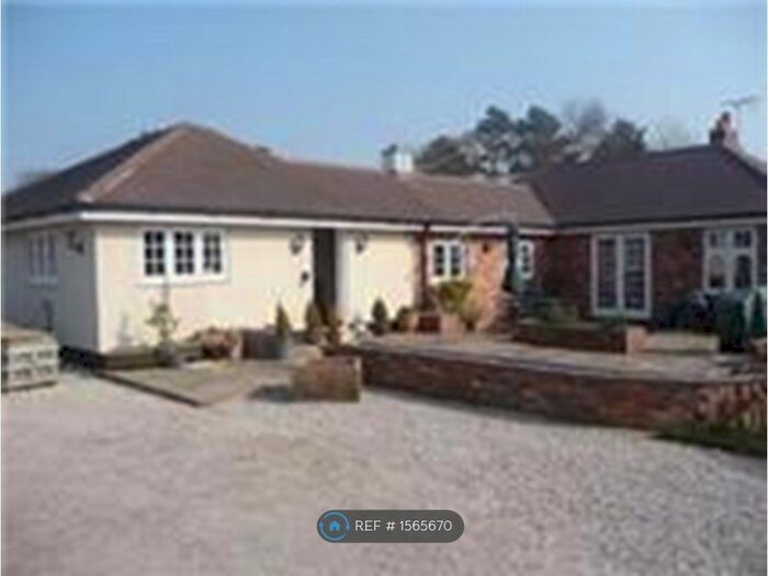 2 Bedroom Maisonette To Rent In Heath Lane, Willaston, Neston, CH64