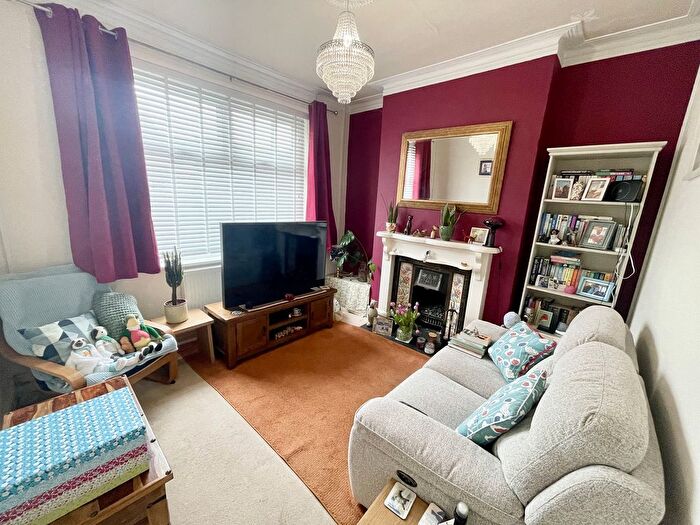 3 Bedroom End Of Terrace House For Sale In Newport Road, Caldicot, Mon., NP26