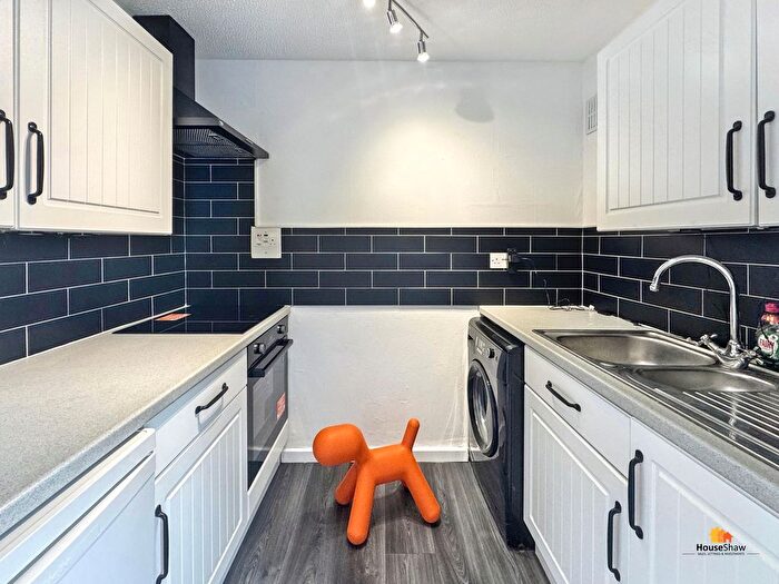 1 Bedroom Flat To Rent In Highfield Court, Hazlemere, HP15