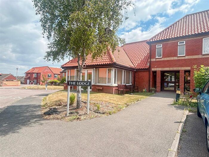 1 Bedroom Flat For Sale In The Lodge, Hall Crescent, Holland-On-Sea, CO15