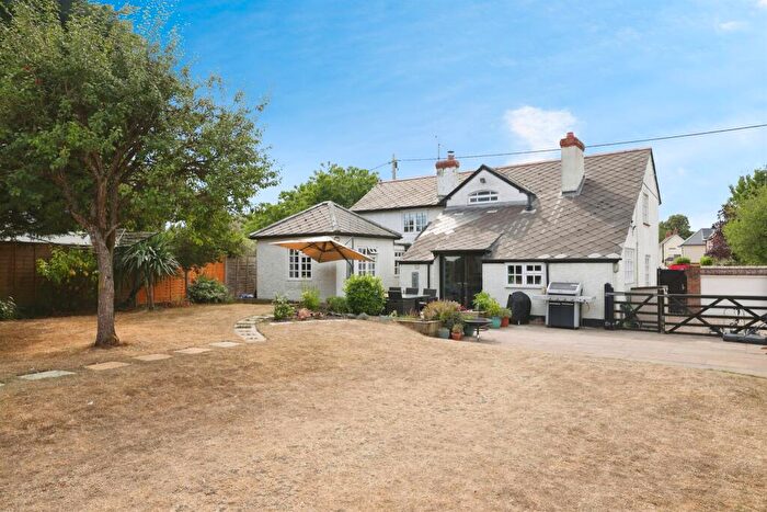 4 Bedroom Character Property For Sale In High Street, Durrington, Salisbury, SP4