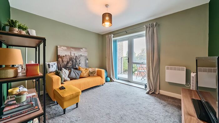 2 Bedroom Flat For Sale In Old Trafford, Manchester, M15