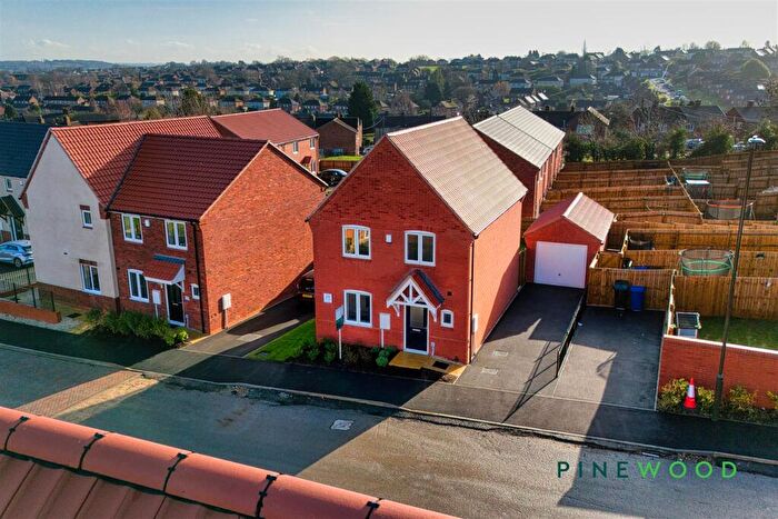 3 Bedroom Detached House For Sale In Whinfell Road, Newbold, Chesterfield, Derbyshire, S41