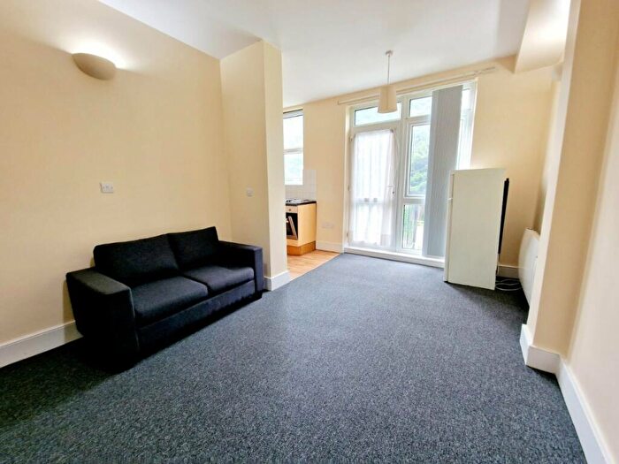 1 Bedroom Flat To Rent In Woodstock Road, Finsbury Park, N4