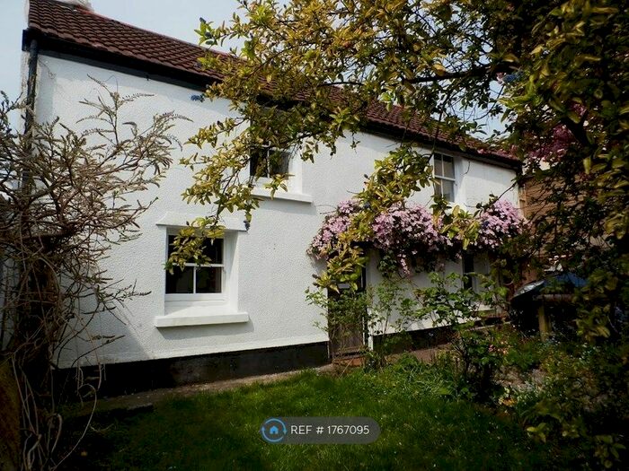 2 Bedroom Detached House To Rent In Trevanion Hill, St Austell, PL25
