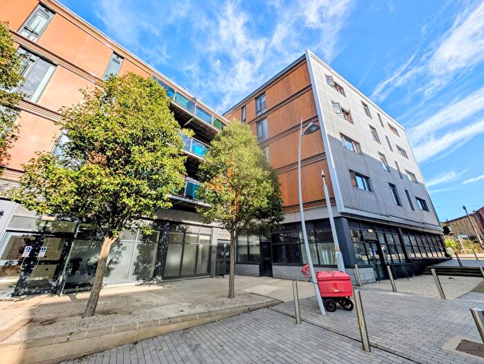 1 Bedroom Flat To Rent In Burgage Square, Wakefield, West Yorkshire, Uk, WF1